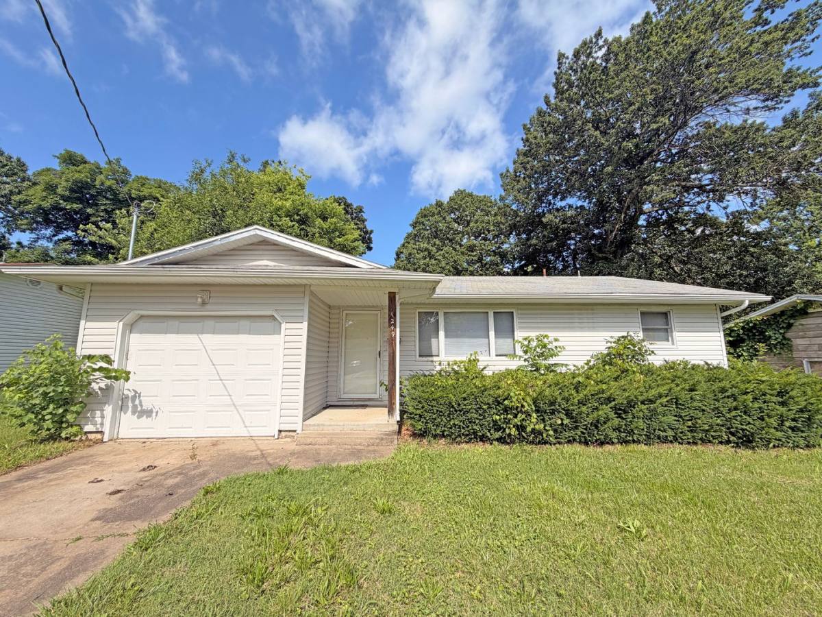 House for rent at 1249 S Cedarbrook Ave, Springfield, MO 65804