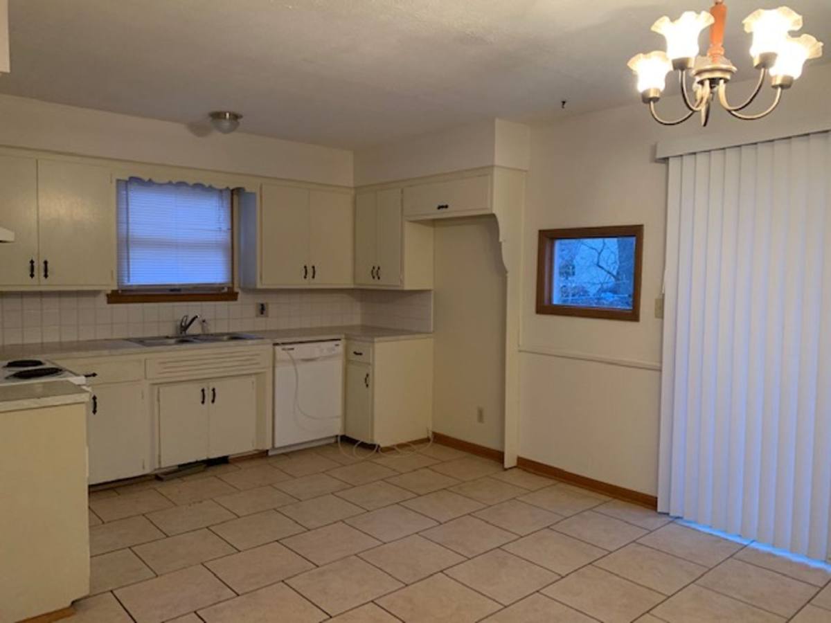 House for rent at 1249 S Cedarbrook Ave, Springfield, MO 65804