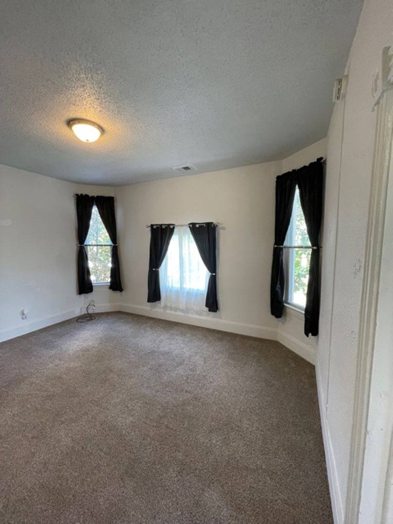 Apartment for rent at 1199 Burr St, Saint Paul, MN 55130