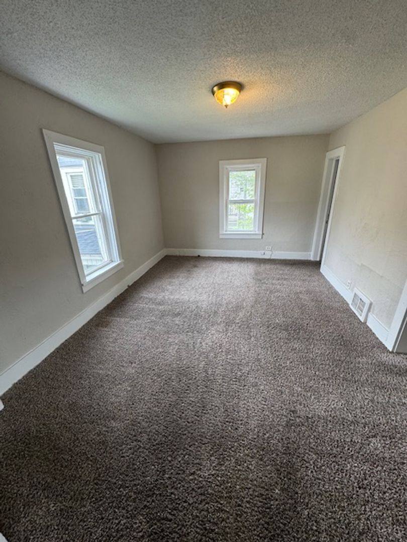 Apartment for rent at 633 Runnion, Fort Wayne, IN 46808