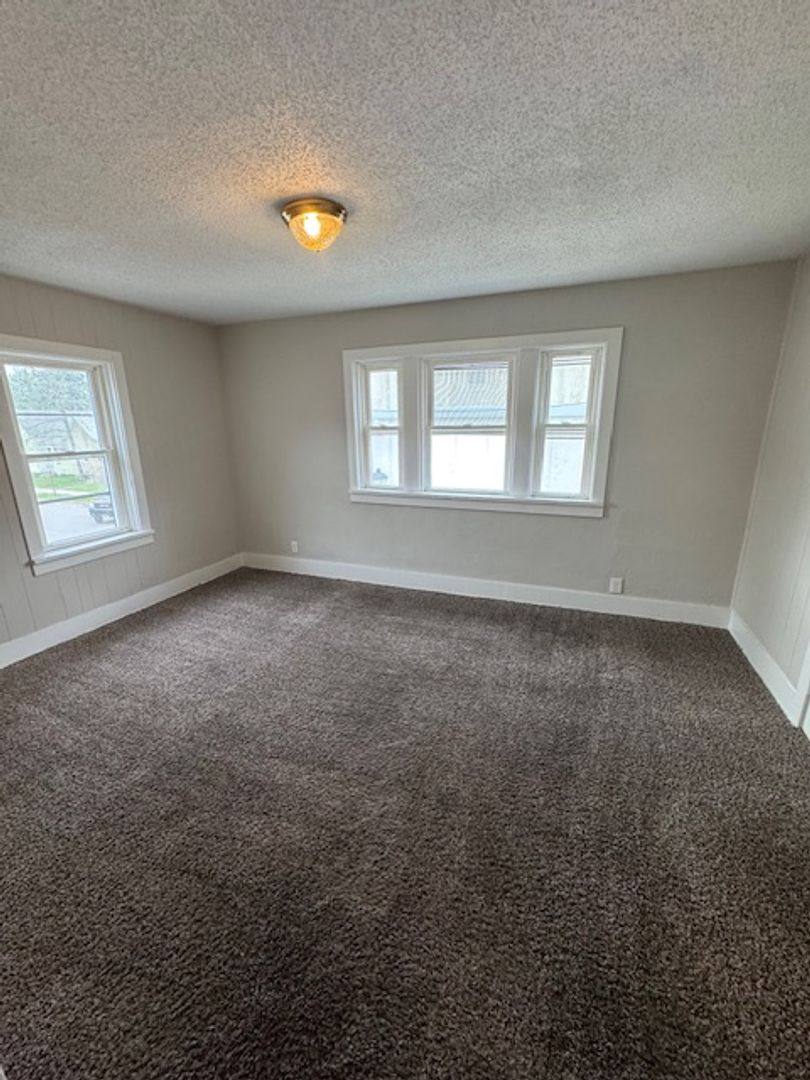 Apartment for rent at 633 Runnion, Fort Wayne, IN 46808
