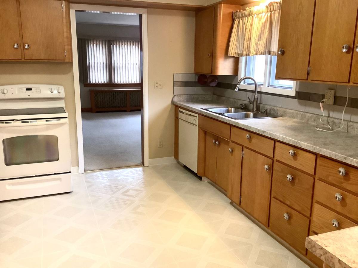 House for rent at 329 1st Ave W, Dickinson, ND 58601