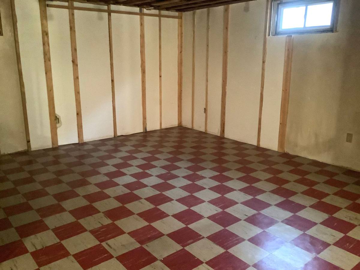 House for rent at 329 1st Ave W, Dickinson, ND 58601