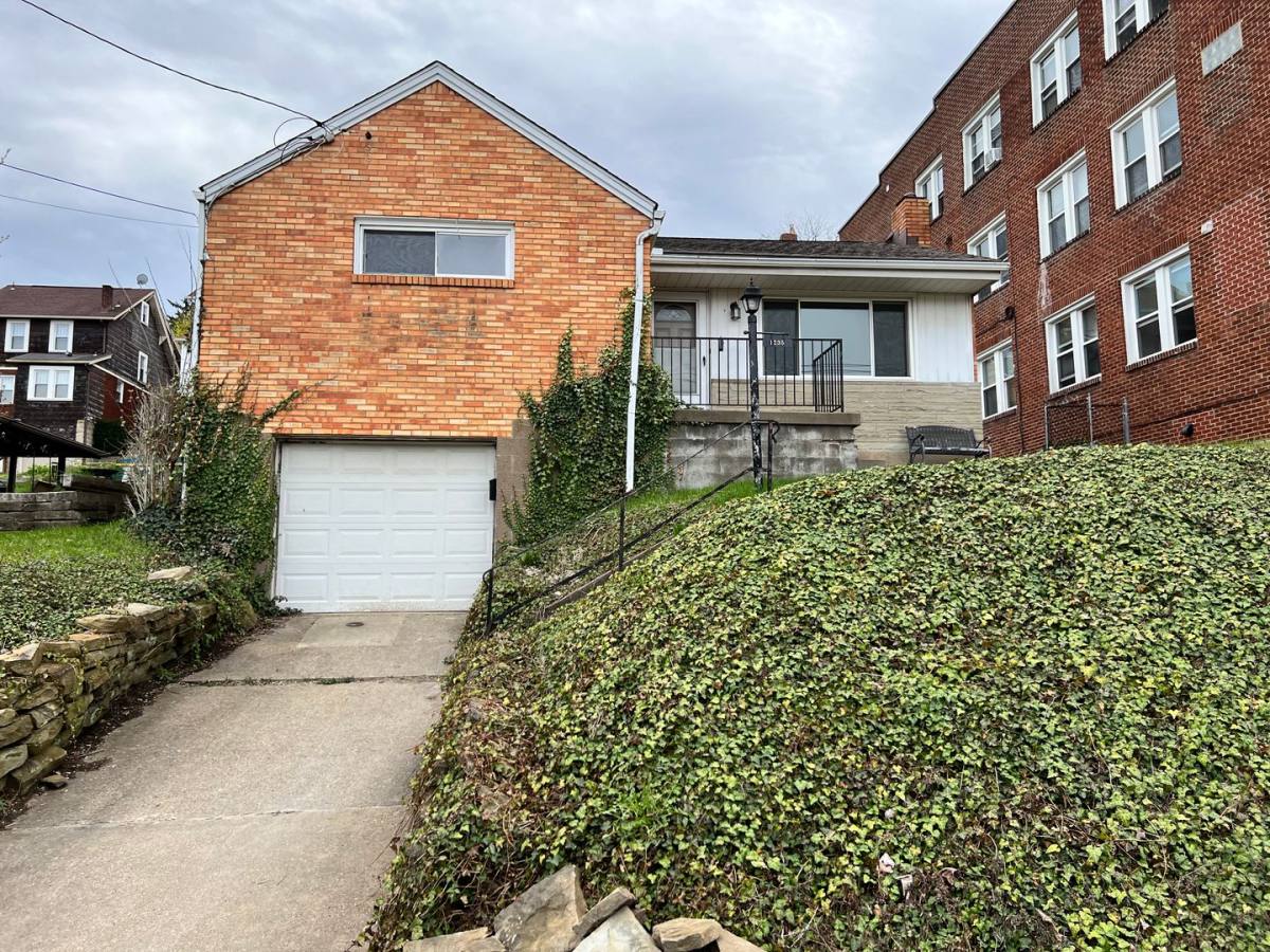 House for rent at 1235 Illinois Ave, Pittsburgh, PA 15216