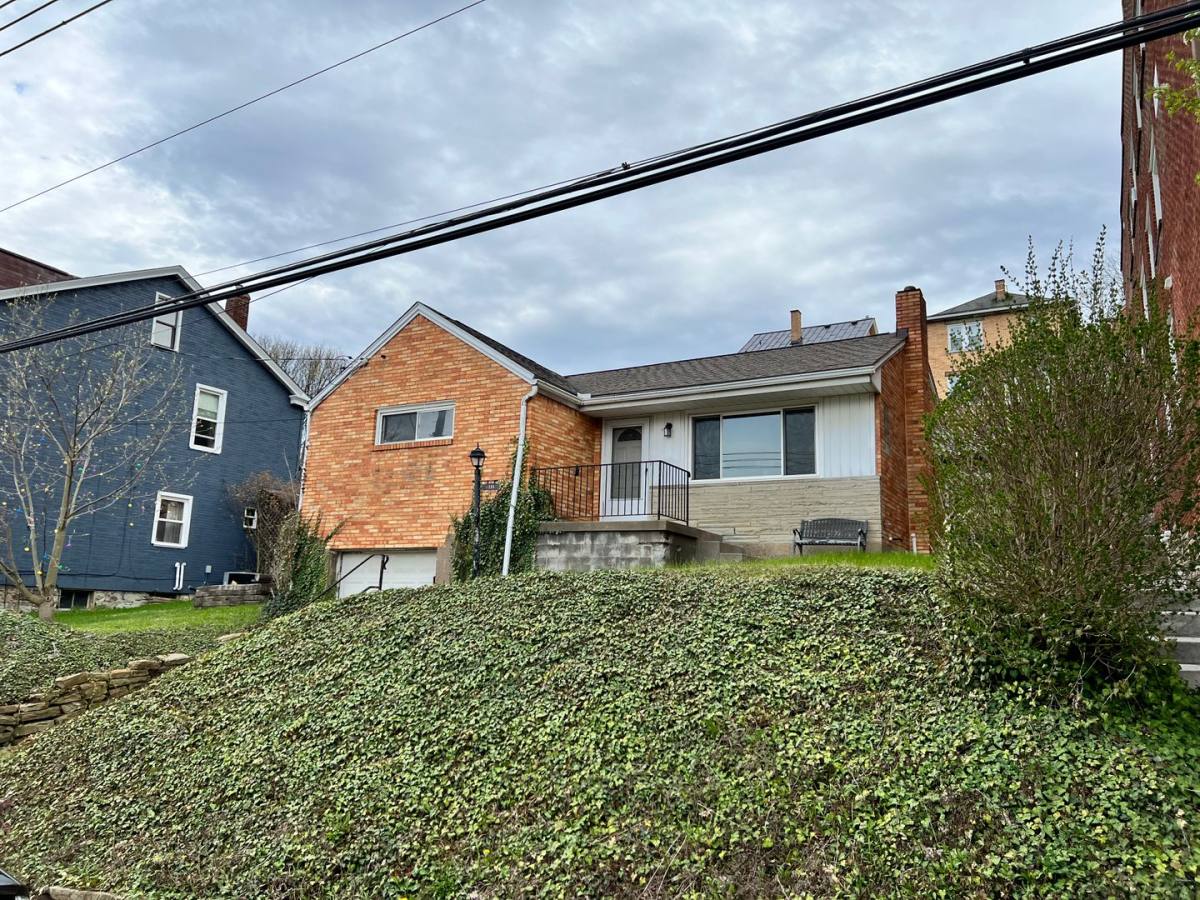 House for rent at 1235 Illinois Ave, Pittsburgh, PA 15216