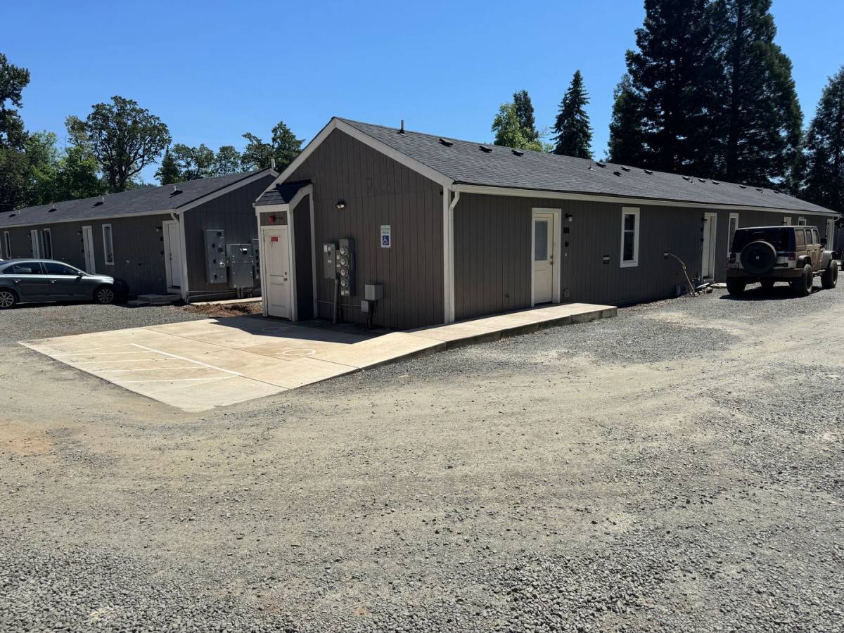 Apartment for rent at 555 N River Rd, Cottage Grove, OR 97424