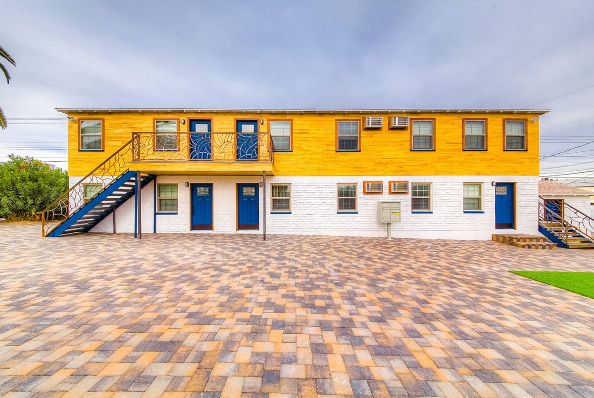 Apartment for rent at 119 S 15th St, Las Vegas, NV 89101
