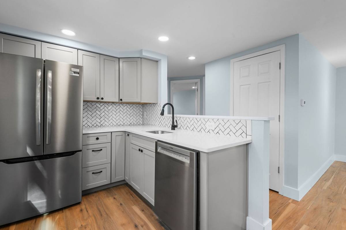 Apartment for rent at 137 W Maryland Ave, Clifton Heights, PA 19018