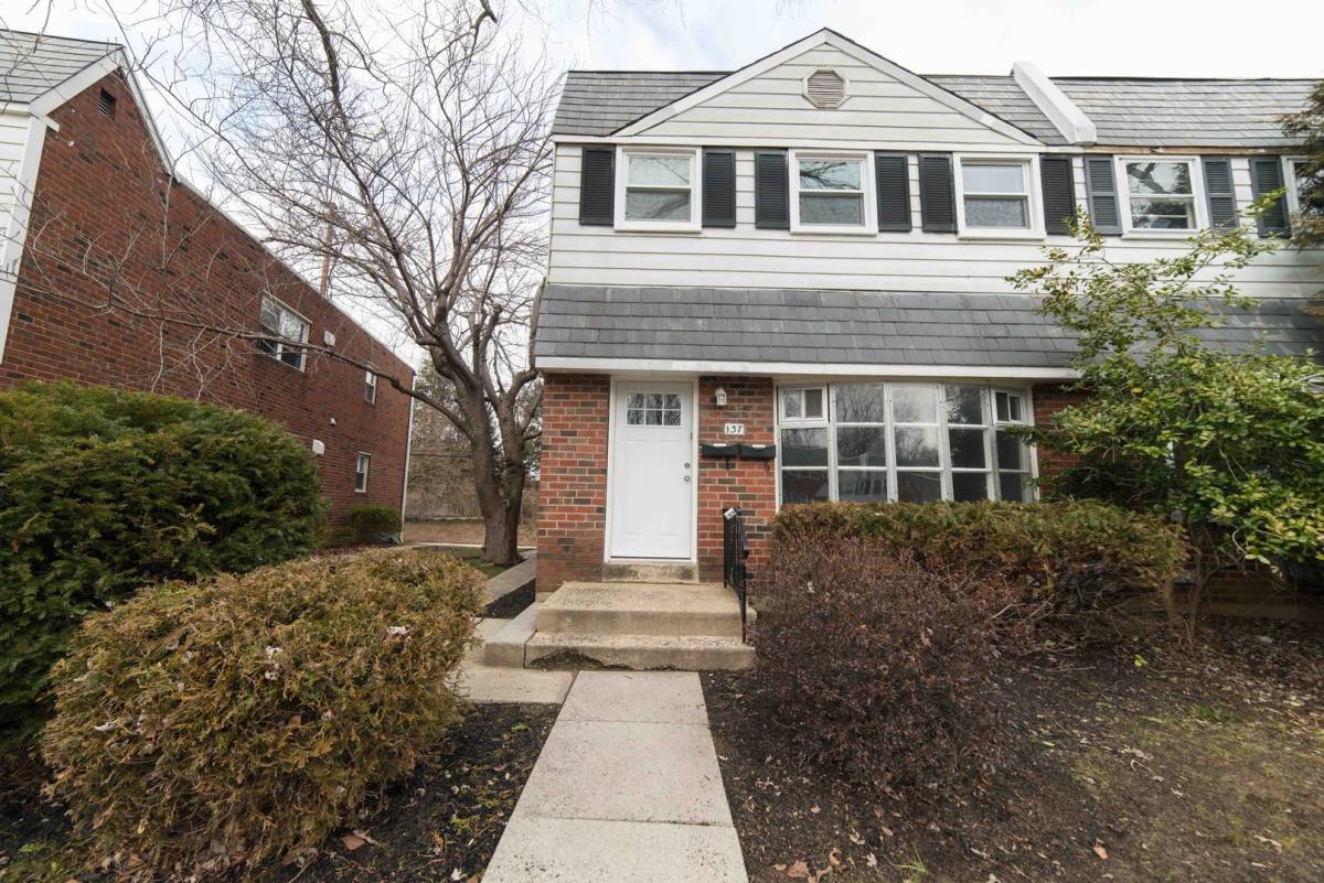 Apartment for rent at 137 W Maryland Ave, Clifton Heights, PA 19018