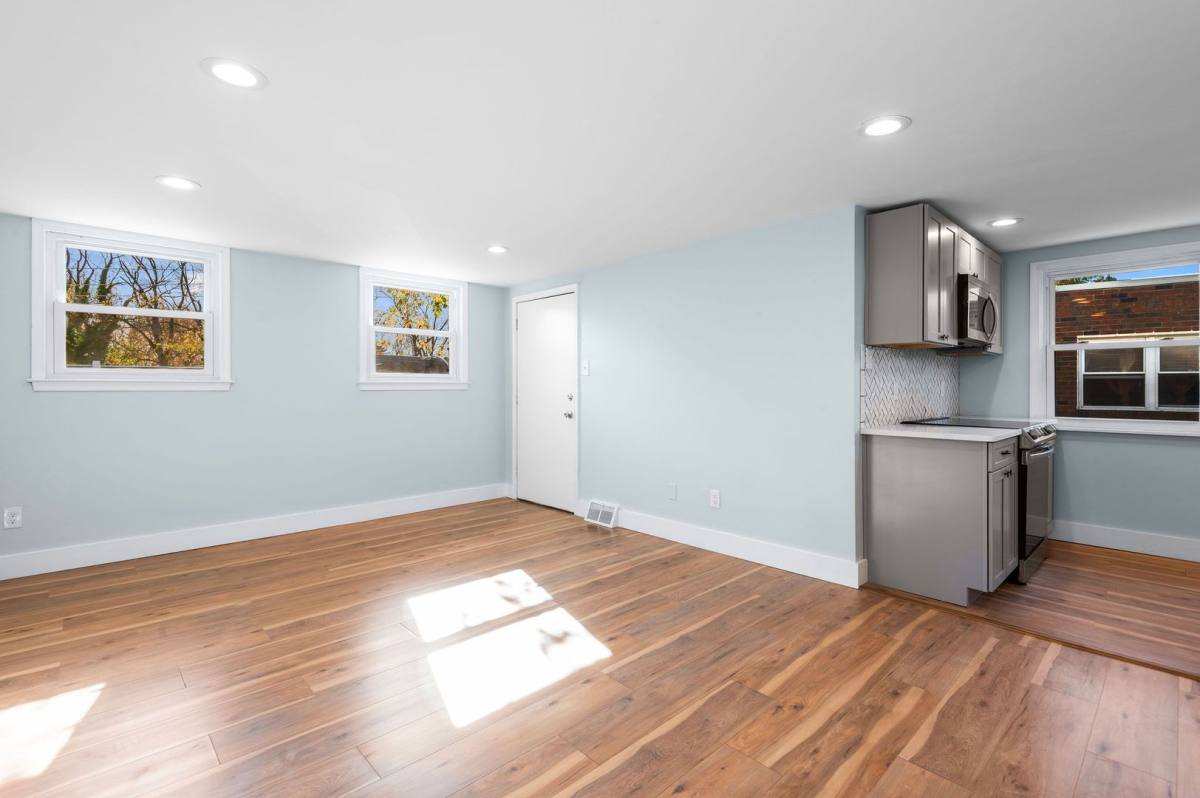 Apartment for rent at 137 W Maryland Ave, Clifton Heights, PA 19018