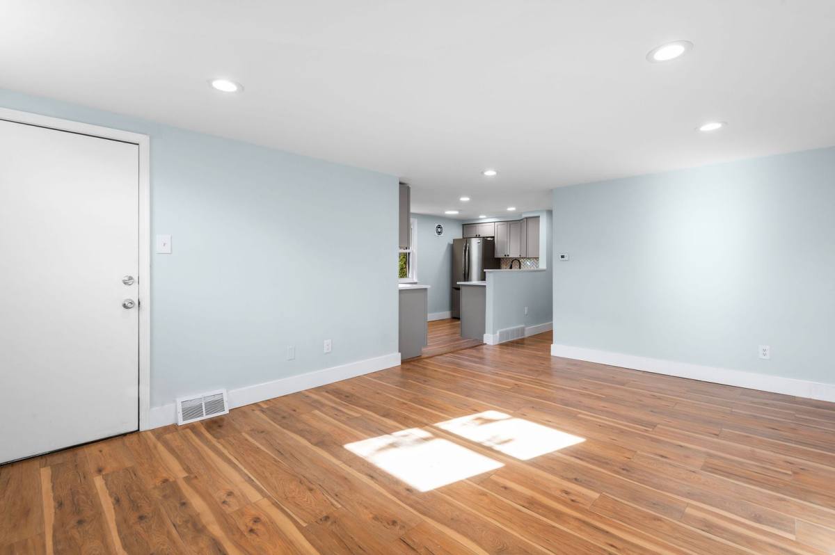 Apartment for rent at 137 W Maryland Ave, Clifton Heights, PA 19018