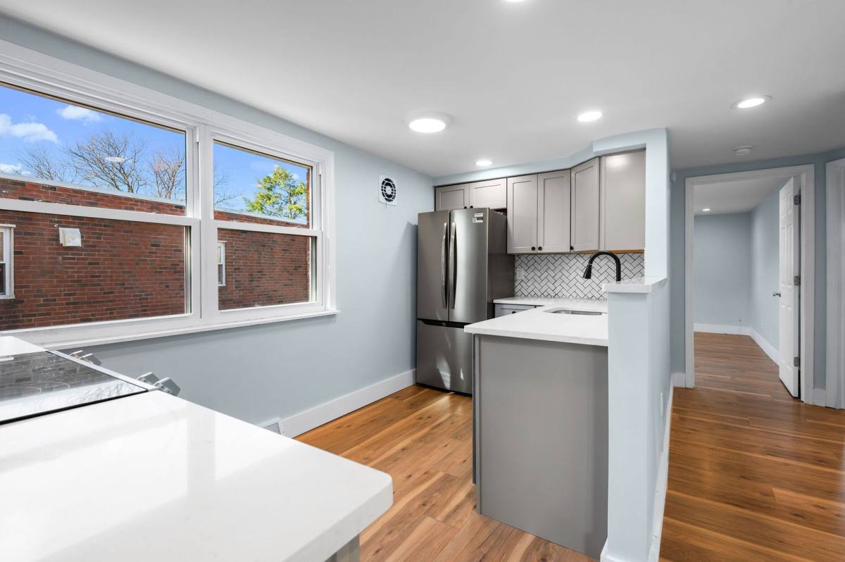 Apartment for rent at 137 W Maryland Ave, Clifton Heights, PA 19018