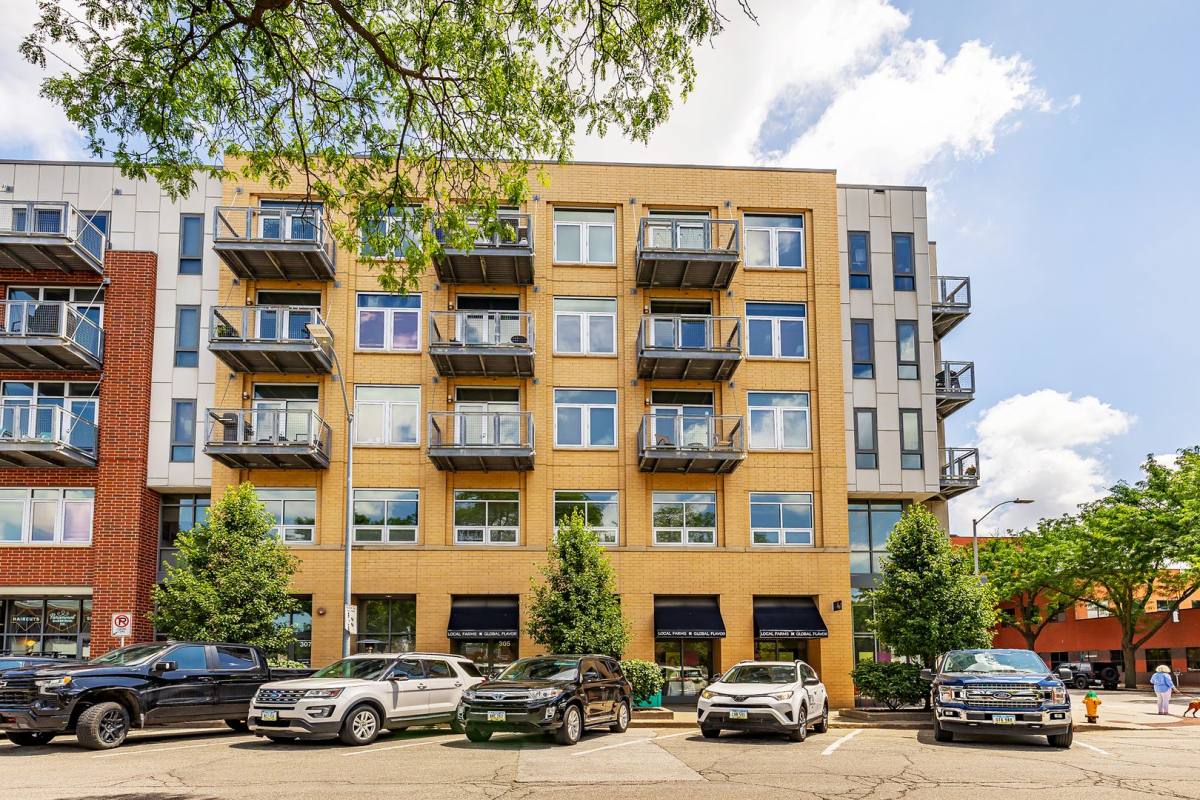Apartment for rent at 309 E 5th St, Des Moines, IA 50309