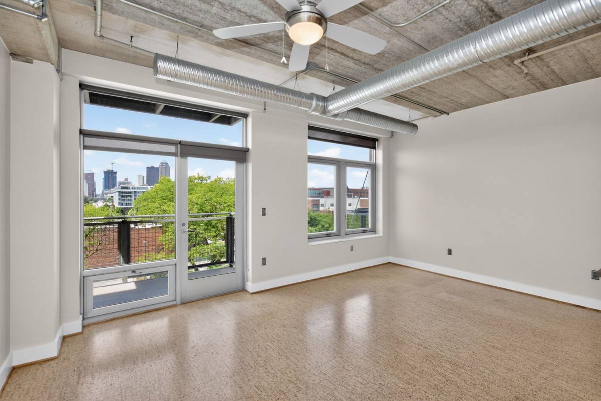 Apartment for rent at 309 E 5th St, Des Moines, IA 50309