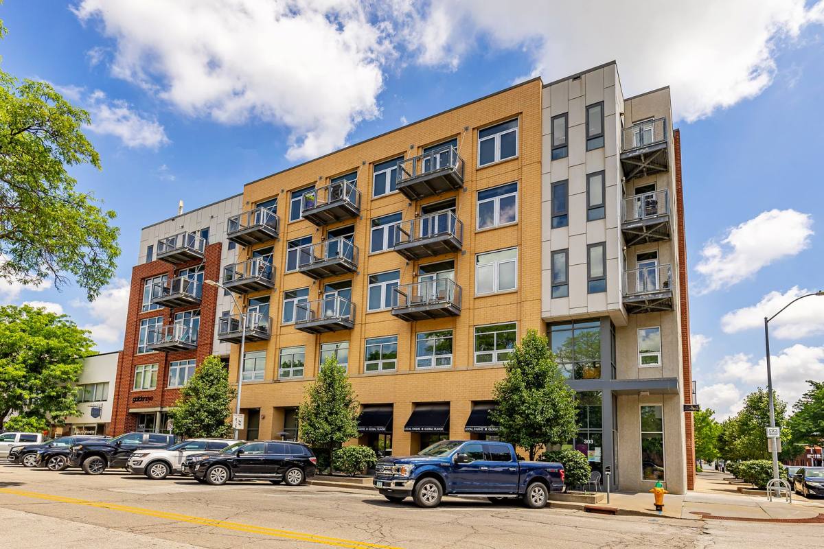 Apartment for rent at 309 E 5th St, Des Moines, IA 50309
