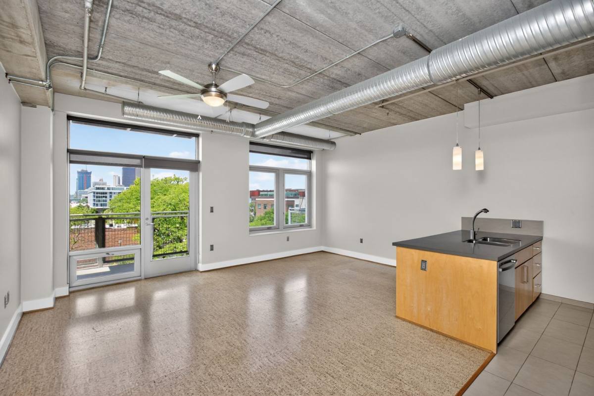 Apartment for rent at 309 E 5th St, Des Moines, IA 50309