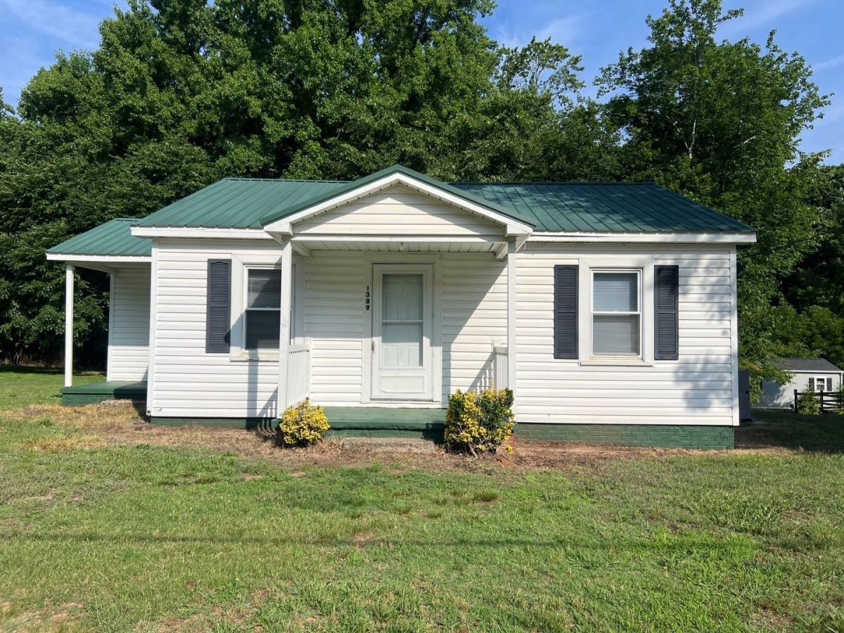 House for rent at 1389 Mount Ulla Highway, Mooresville, NC 28115