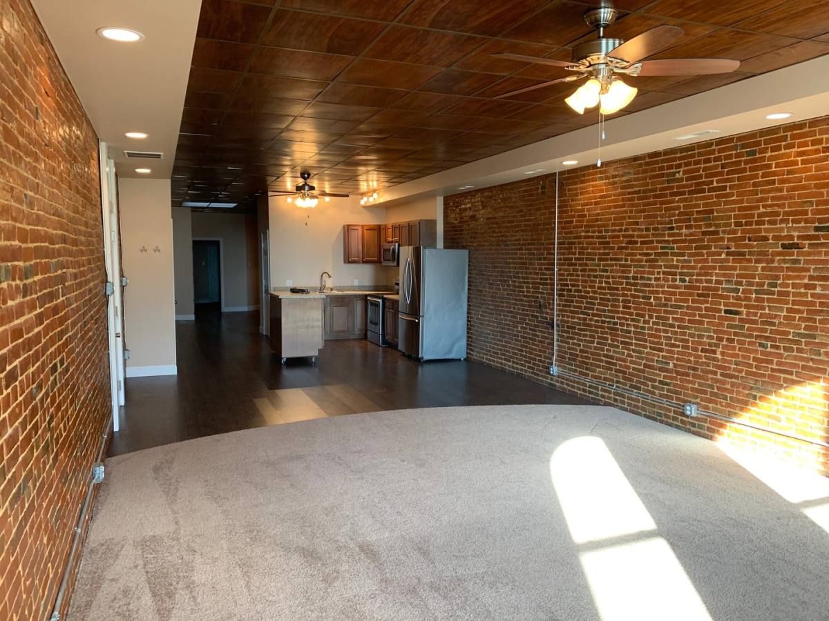 Apartment for rent at 405 Hampshire St, Quincy, IL 62301