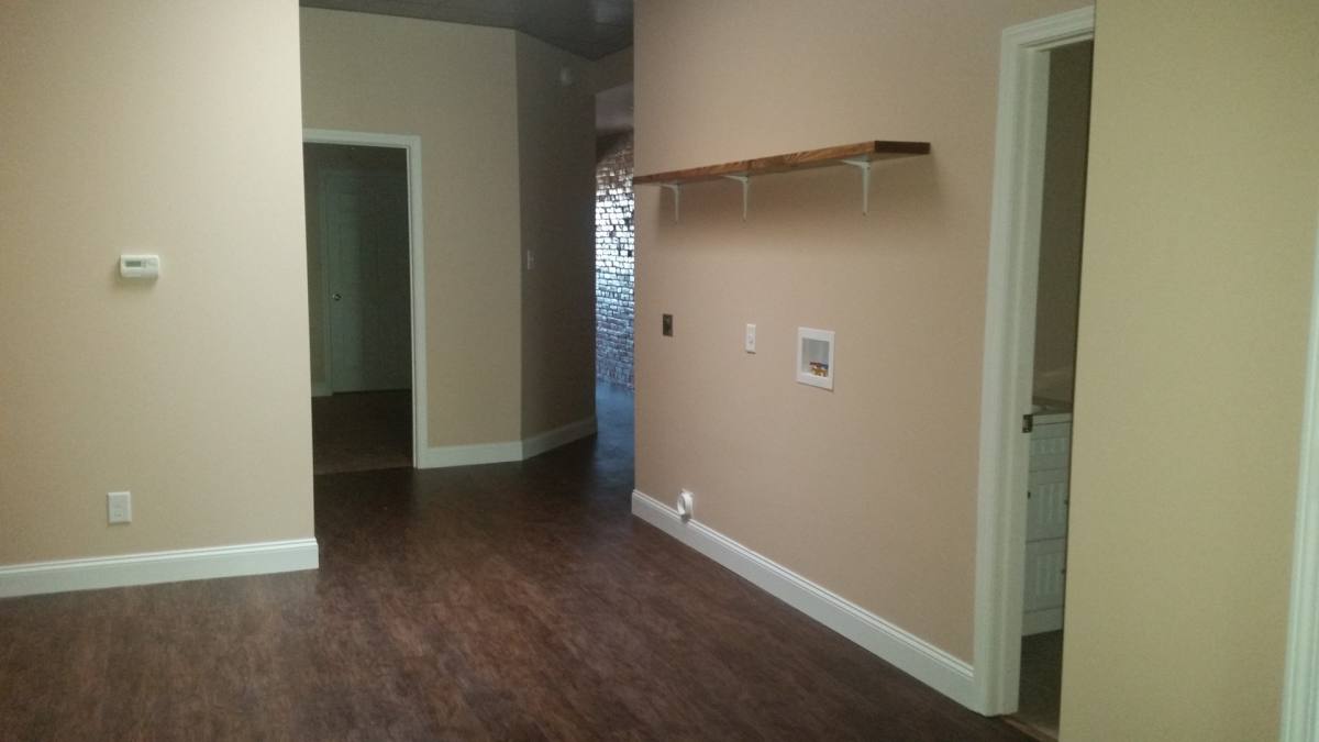 Apartment for rent at 405 Hampshire St, Quincy, IL 62301