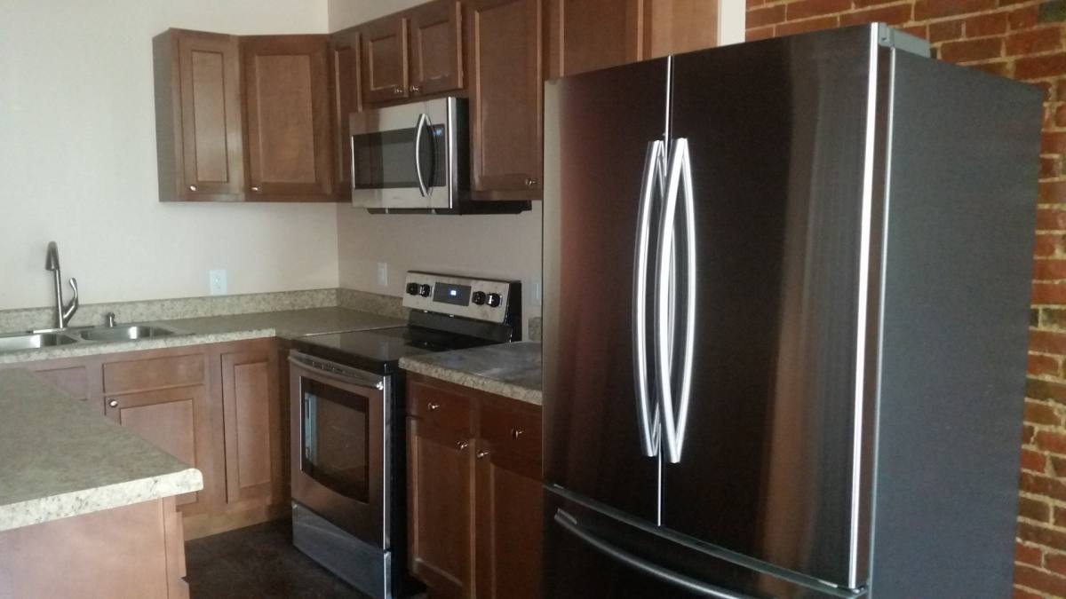 Apartment for rent at 405 Hampshire St, Quincy, IL 62301