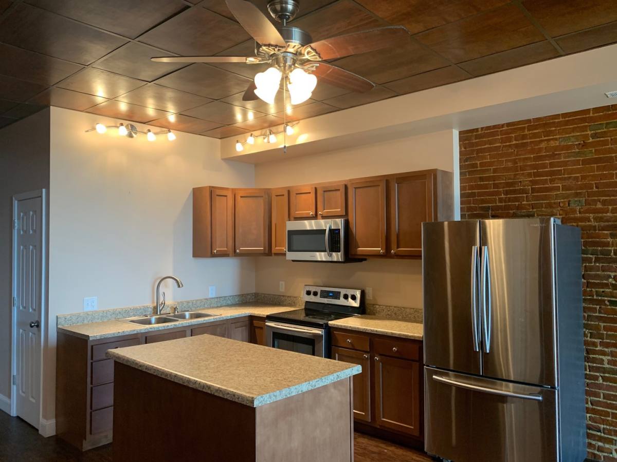 Apartment for rent at 405 Hampshire St, Quincy, IL 62301