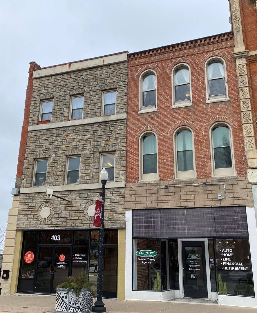 Apartment for rent at 405 Hampshire St, Quincy, IL 62301