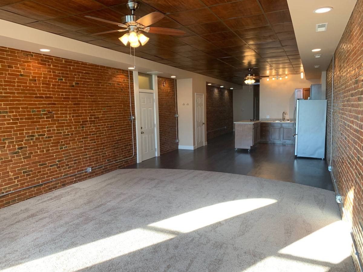 Apartment for rent at 405 Hampshire St, Quincy, IL 62301