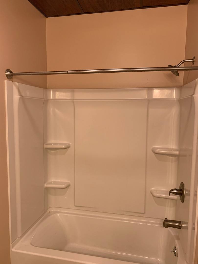 Apartment for rent at 405 Hampshire St, Quincy, IL 62301