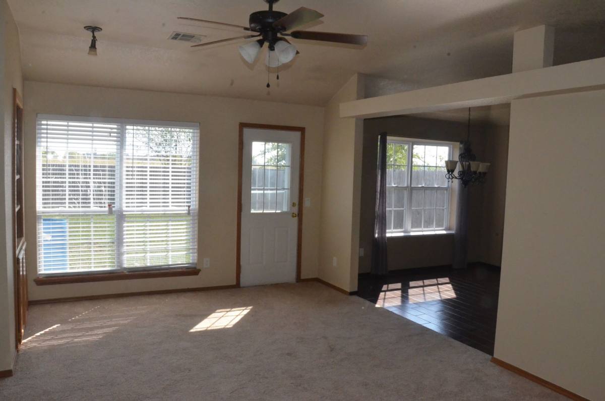House for rent at 921 Kenwood Dr, Norman, OK 73071