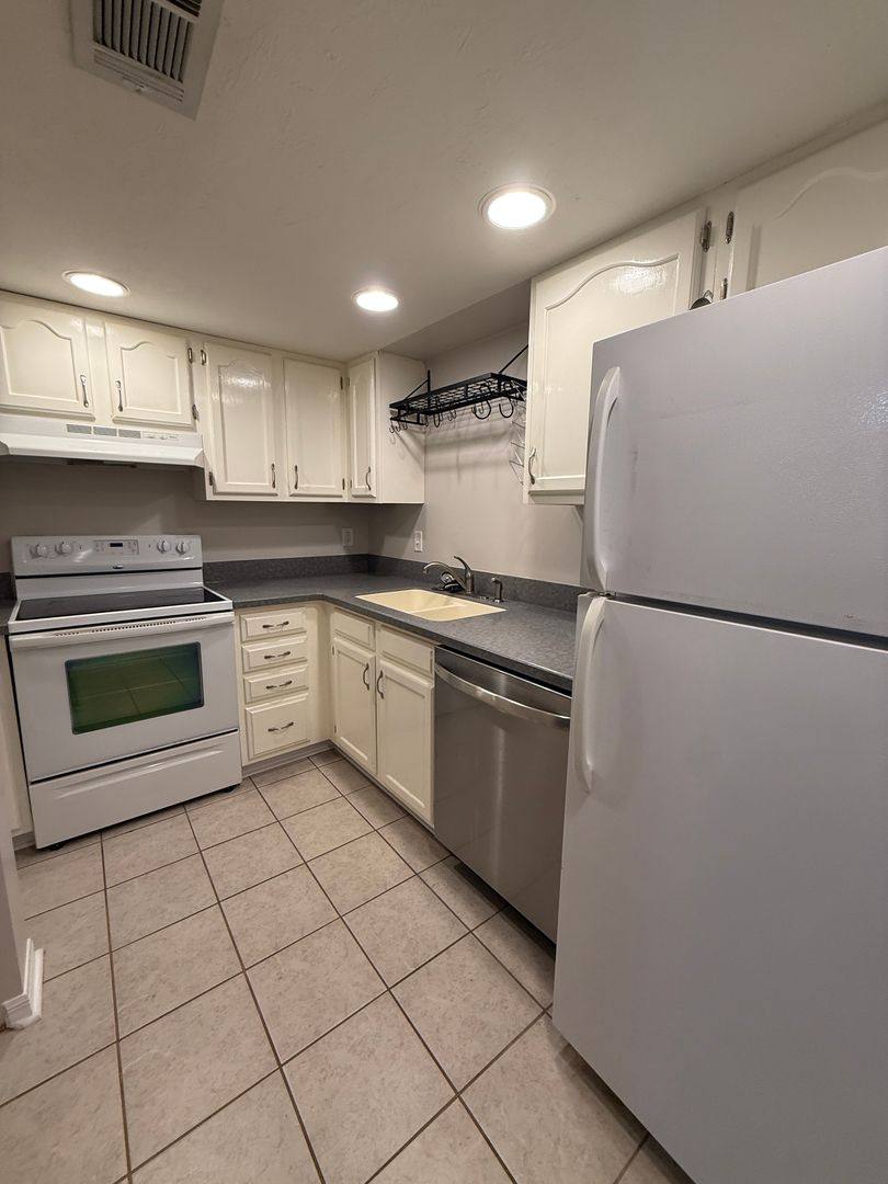 Condo for rent at 1515 NW 29th Rd, Gainesville, FL 32605