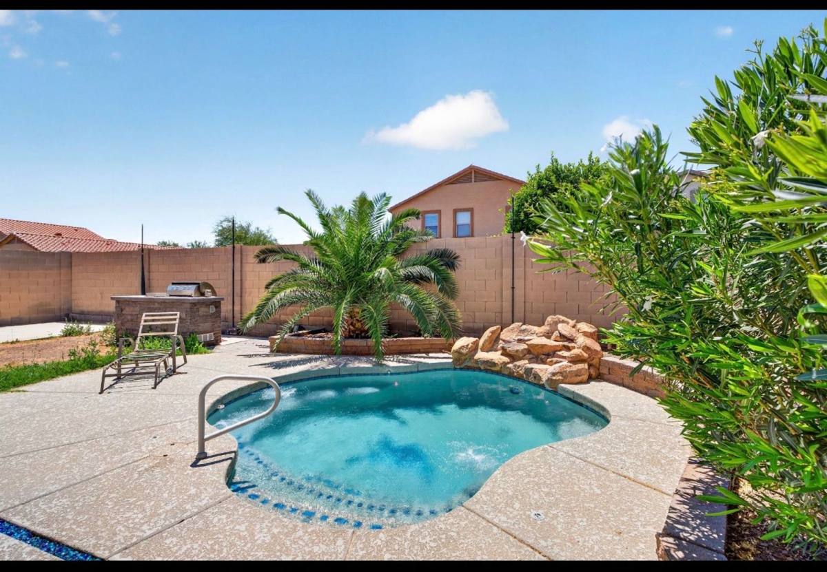 House for rent at 697 W Oak Tree Lane, San Tan Valley, AZ 85143