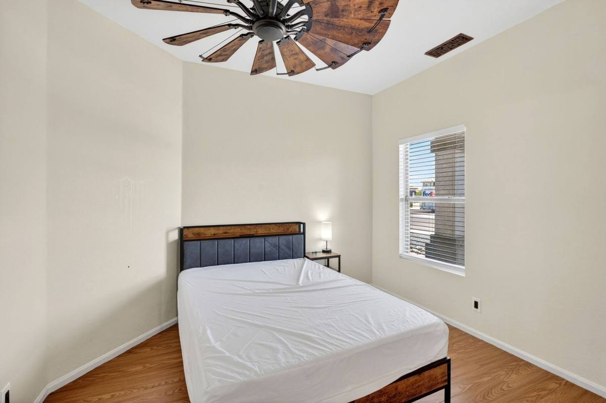 House for rent at 697 W Oak Tree Lane, San Tan Valley, AZ 85143