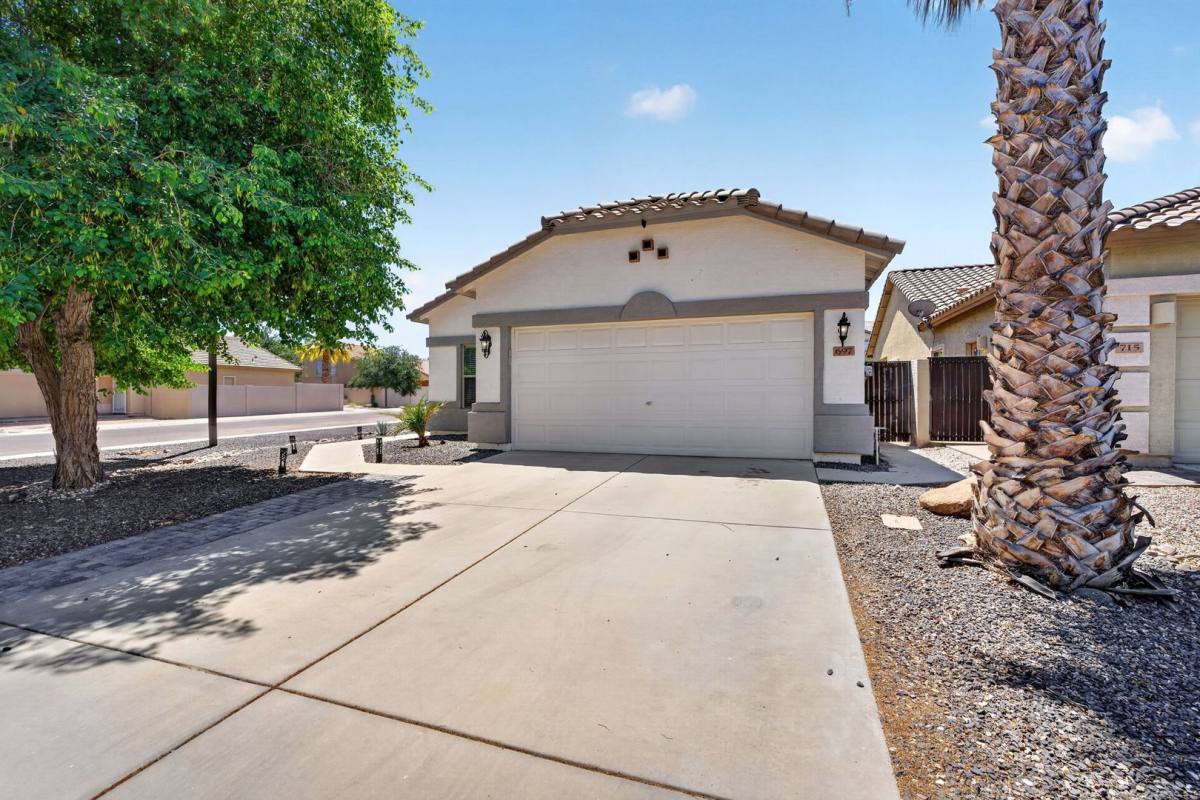 House for rent at 697 W Oak Tree Lane, San Tan Valley, AZ 85143