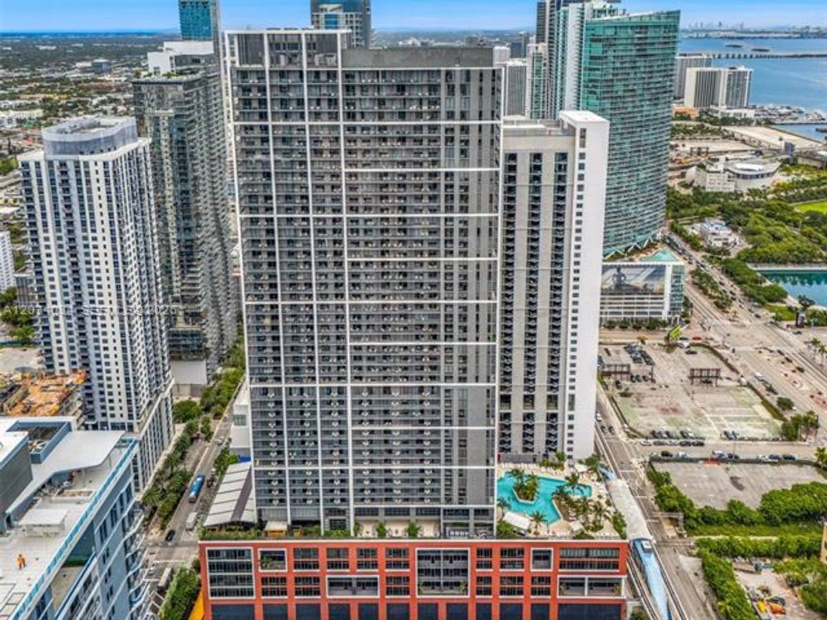 Condo for rent at 601 NE 1st Ave, Miami, FL 33132