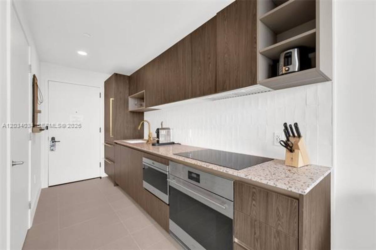 Condo for rent at 601 NE 1st Ave, Miami, FL 33132