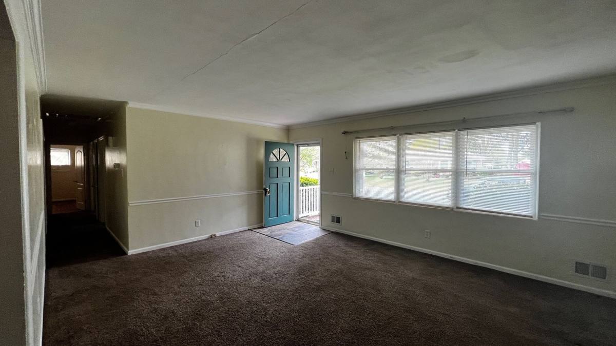 House for rent at 207 Robin Rd, Portsmouth, VA 23701