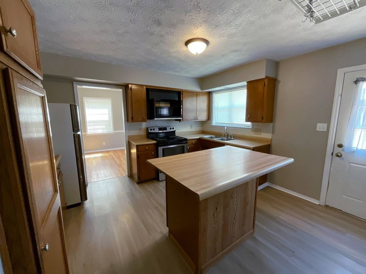 House for rent at 2942 E Erie, Springfield, MO 65804