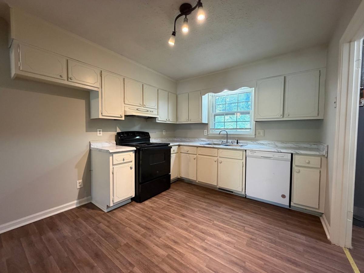 House for rent at 24 Woodberry Dr SE, Silver Creek, GA 30173