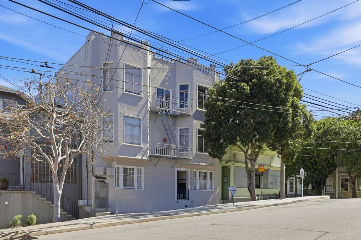 Apartment for rent at 1643 Castro St, San Francisco, CA 94114