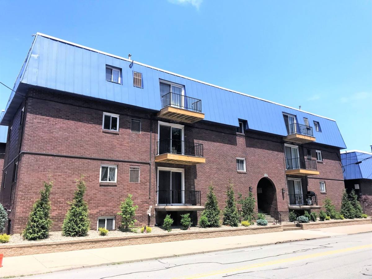 Townhouse for rent at 1704 Main St, Pittsburgh, PA 15215