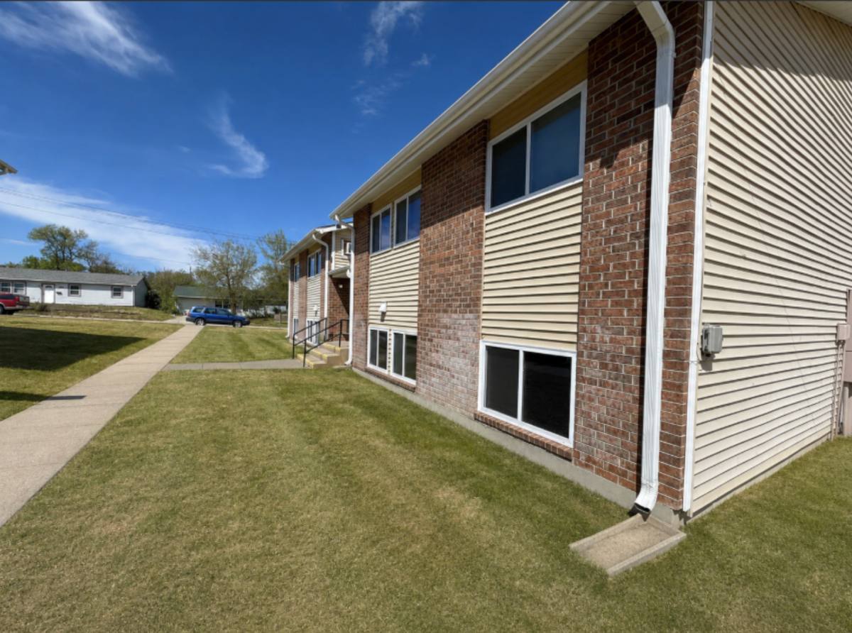 Apartment for rent at 906 E St, McCook, NE 69001