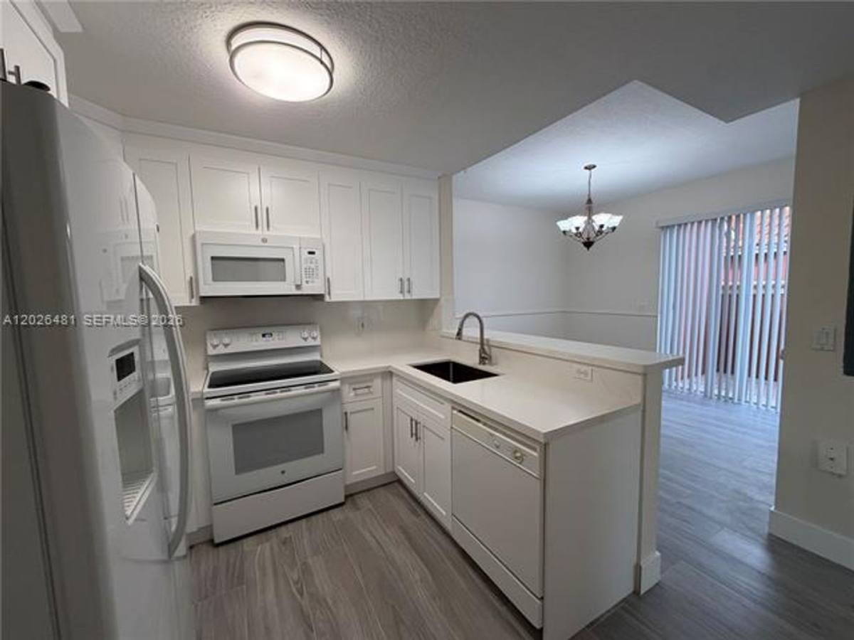 Townhouse for rent at 6202 NW 115th Place, Miami, FL 33178