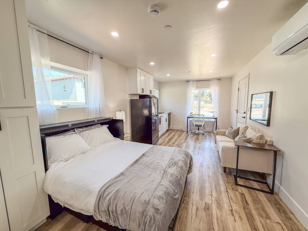 Apartment for rent at 2519 Columbia St, San Diego, CA 92103