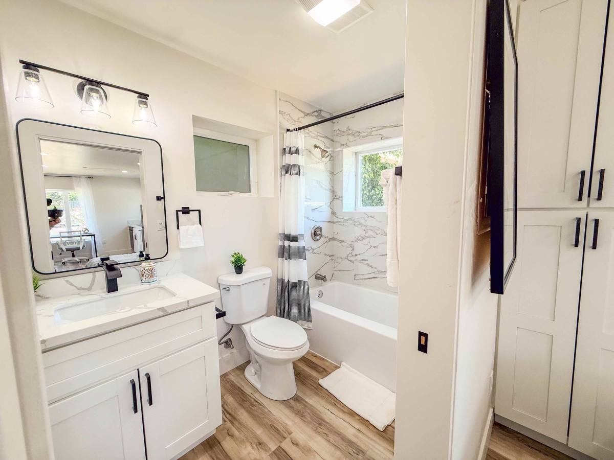 Apartment for rent at 2519 Columbia St, San Diego, CA 92103