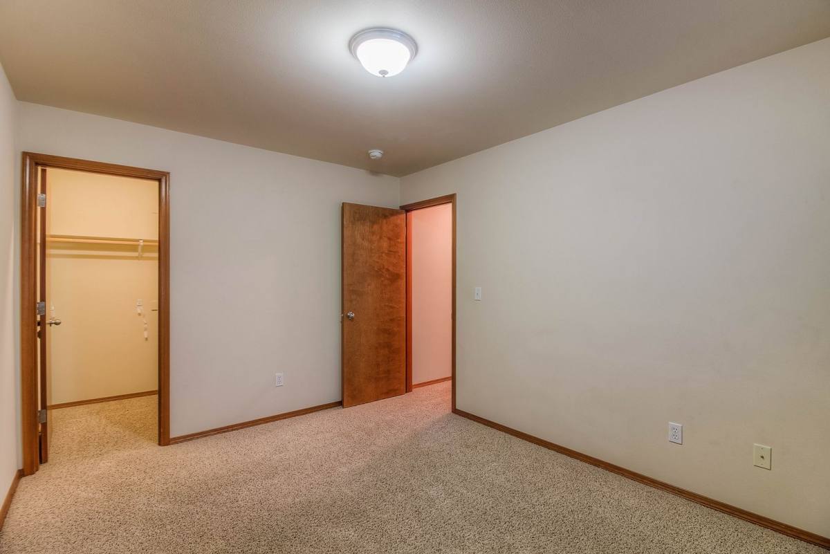 Apartment for rent at 1007 S 91st Ave, Yakima, WA 98908
