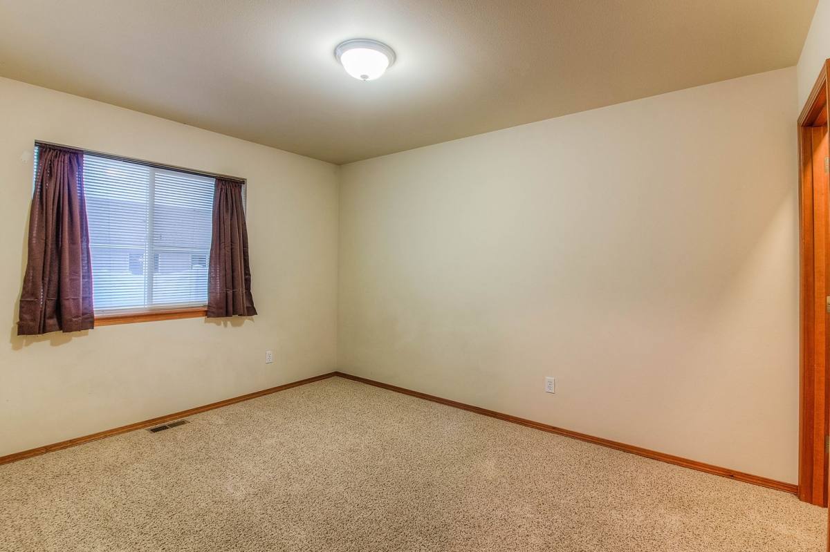 Apartment for rent at 1007 S 91st Ave, Yakima, WA 98908