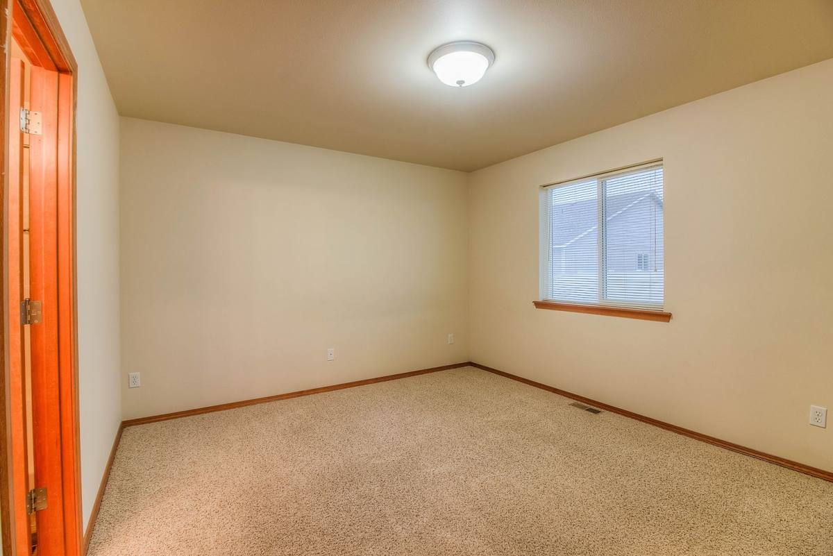 Apartment for rent at 1007 S 91st Ave, Yakima, WA 98908
