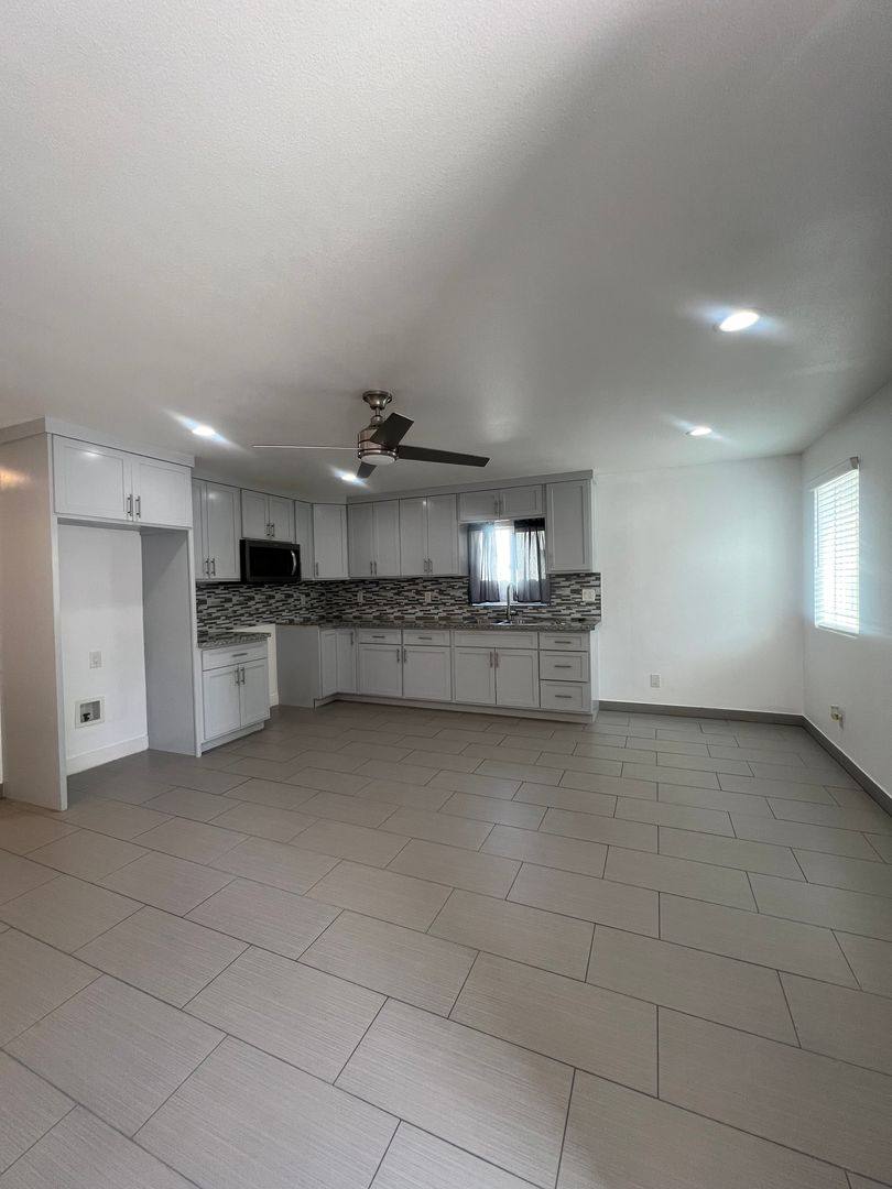 Apartment for rent at 8677 Dearborn Ave, South Gate, CA 90280