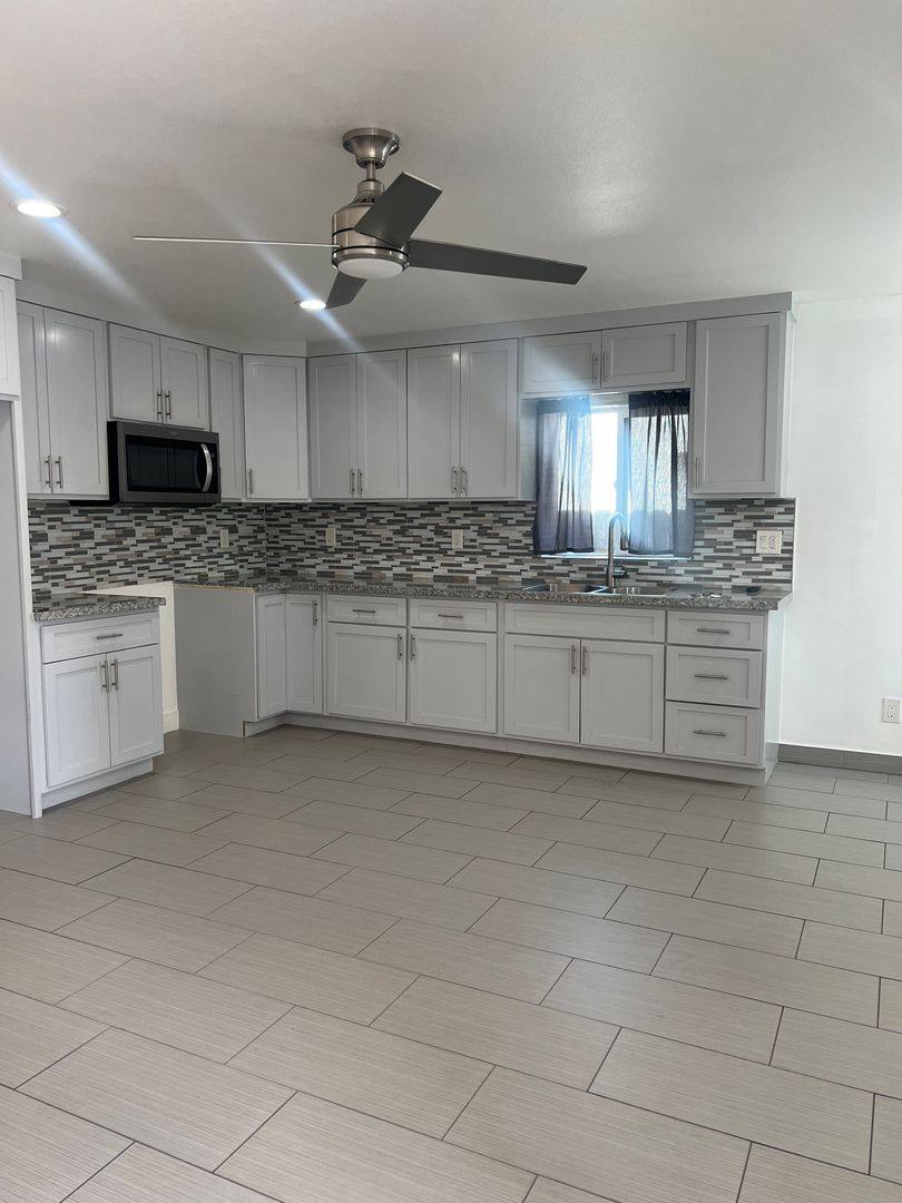 Apartment for rent at 8677 Dearborn Ave, South Gate, CA 90280