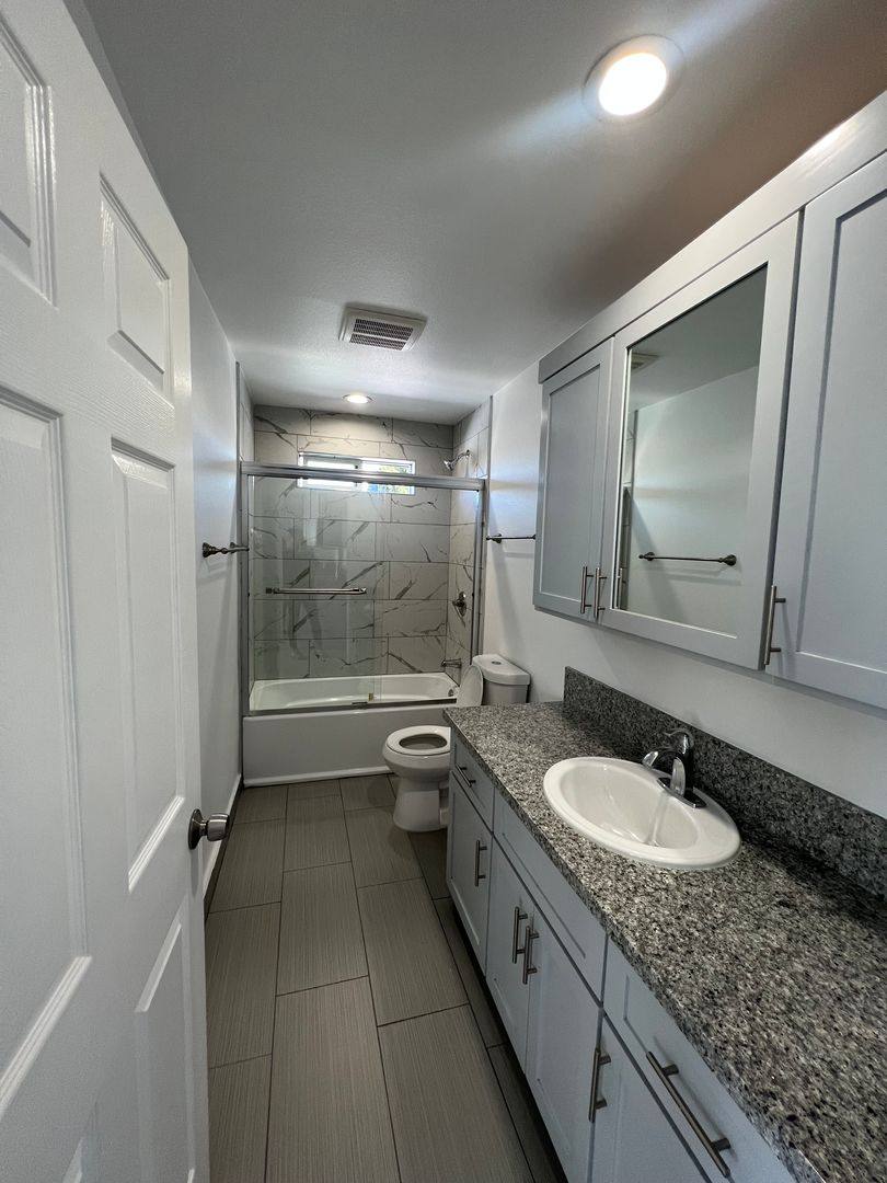 Apartment for rent at 8677 Dearborn Ave, South Gate, CA 90280